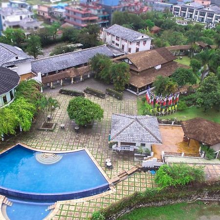 Shangri-La Village Resort, Pokhara Esterno foto