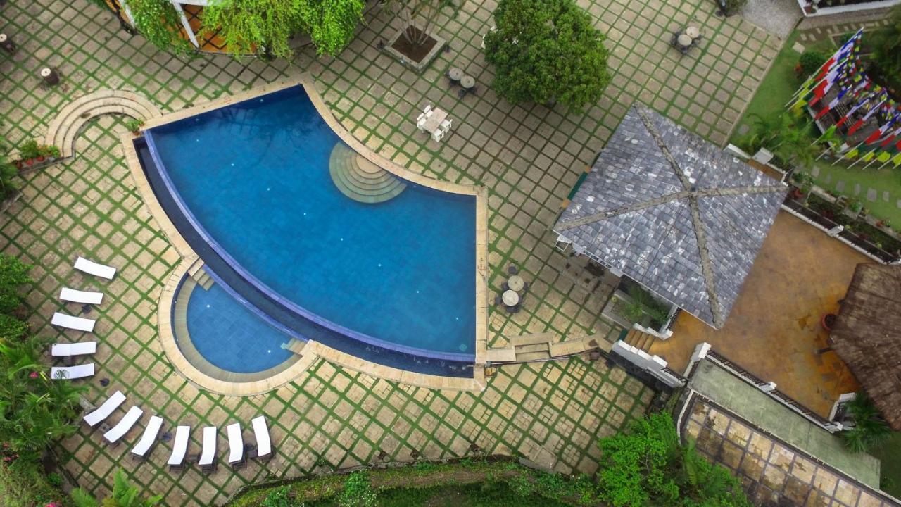 Shangri-La Village Resort, Pokhara Esterno foto