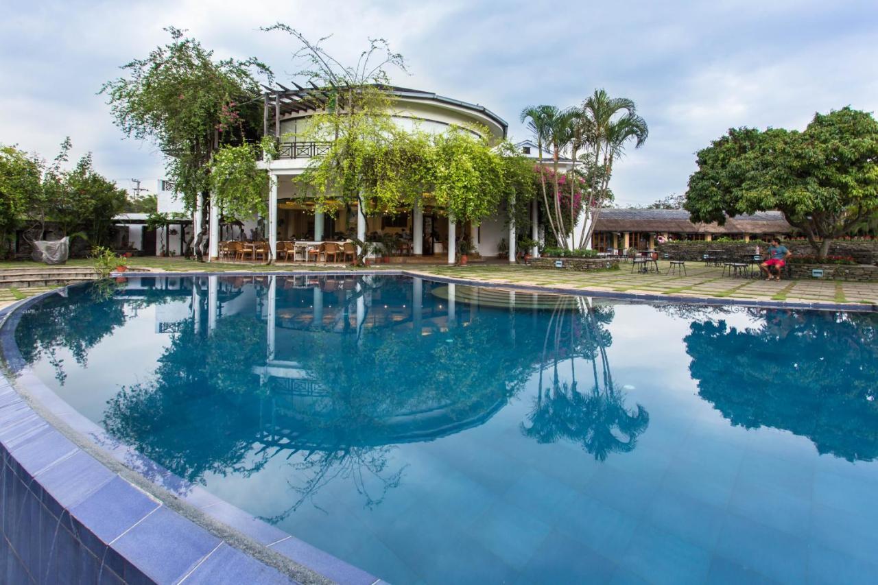 Shangri-La Village Resort, Pokhara Esterno foto