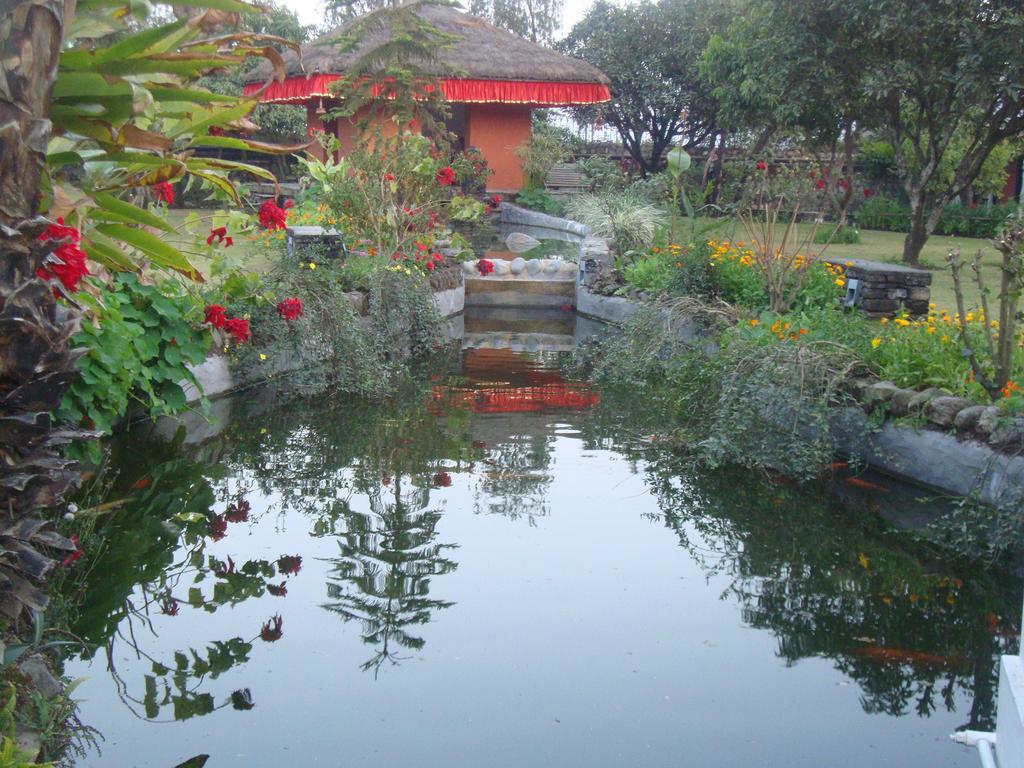 Shangri-La Village Resort, Pokhara Esterno foto