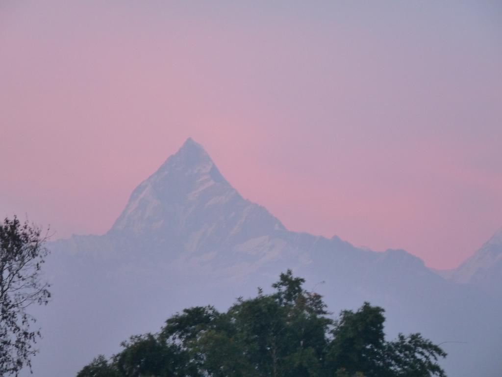 Shangri-La Village Resort, Pokhara Esterno foto