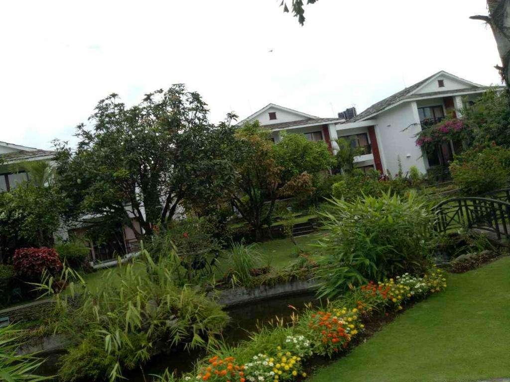 Shangri-La Village Resort, Pokhara Esterno foto