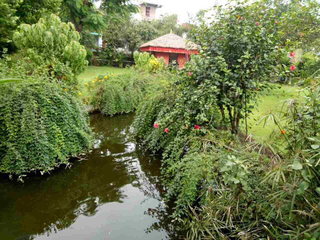 Shangri-La Village Resort, Pokhara Esterno foto