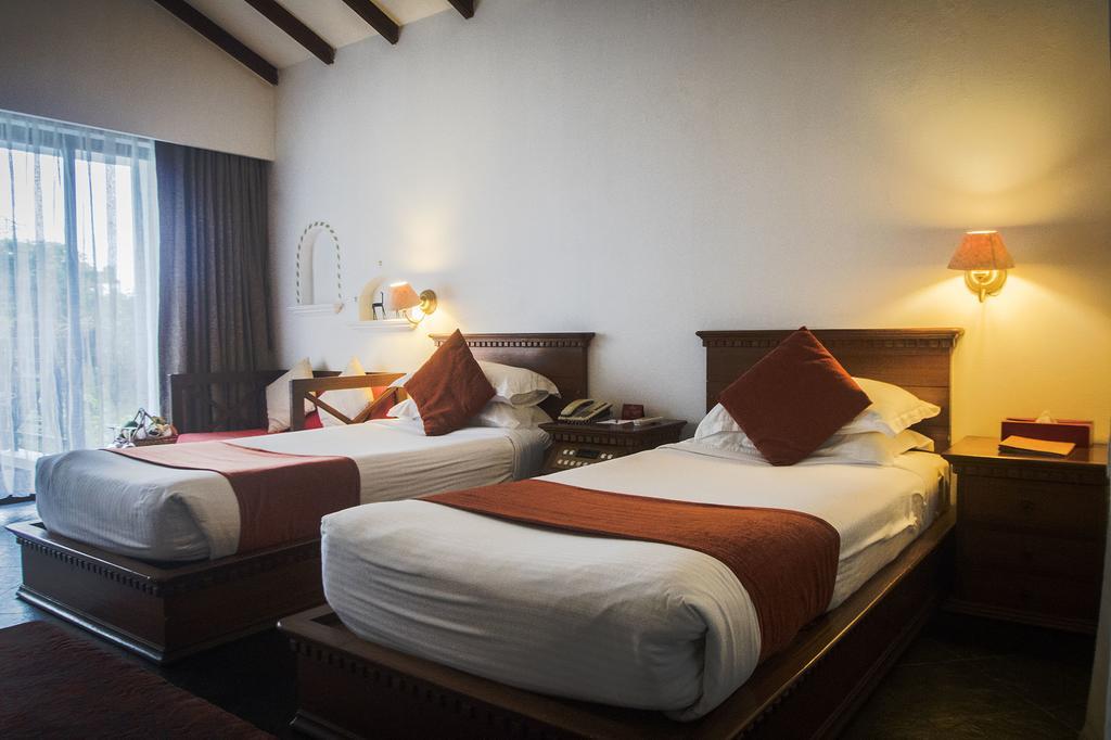 Shangri-La Village Resort, Pokhara Esterno foto