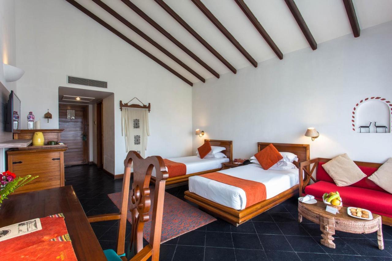 Shangri-La Village Resort, Pokhara Esterno foto